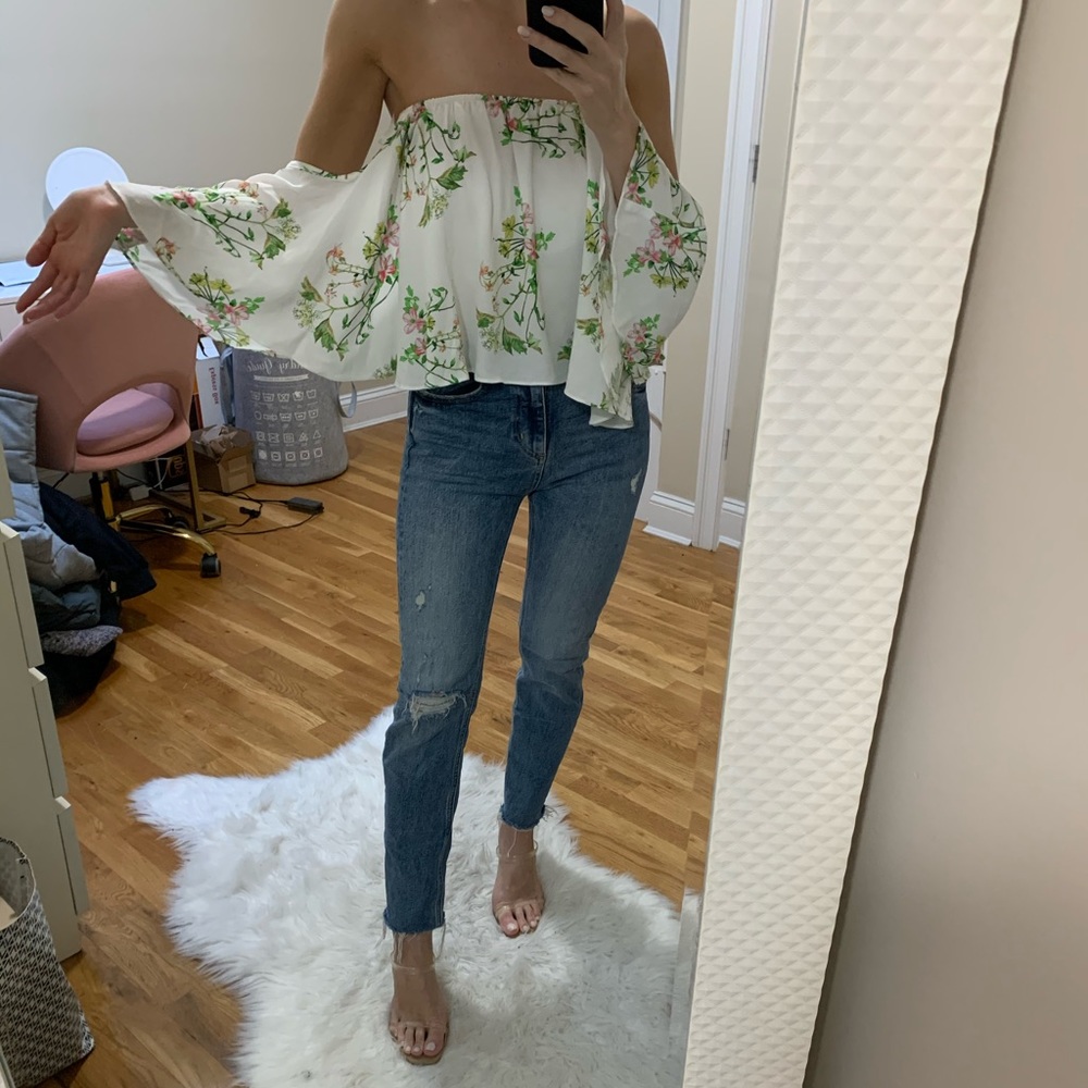white strapless floral print top🌸